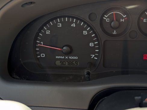Used 2011 Ford Ranger XLT RWD image 12