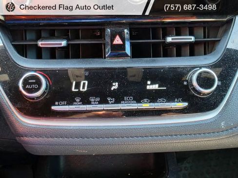 Used 2020 Toyota Corolla SE FWD image 18