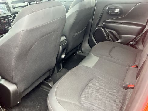 Used 2020 Jeep Renegade Altitude image 18