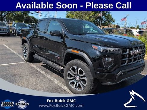 Used 2023 GMC Canyon AT4 w/ AT4 Premium Package AWD/4WD image 3