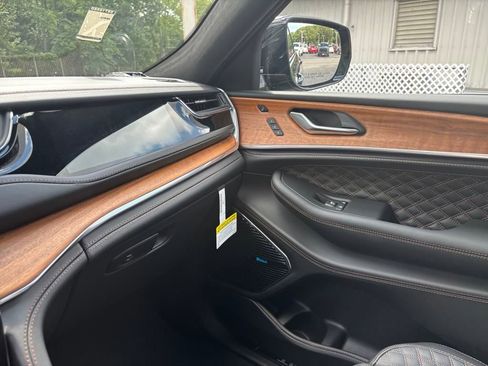 New 2025 Jeep Grand Cherokee Summit image 26