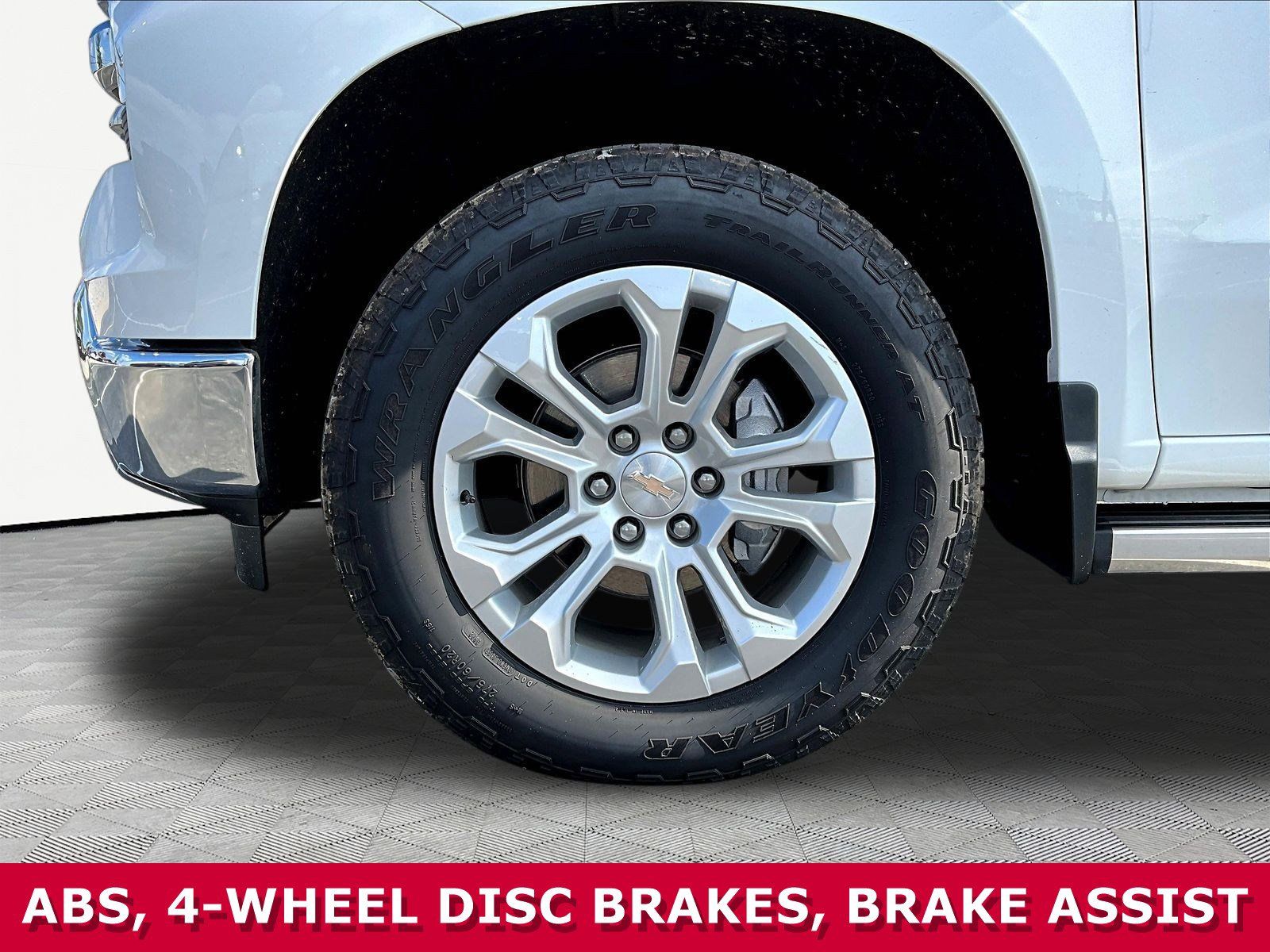 Used 2023 Chevrolet Silverado 1500 LTZ AWD/4WD image 31