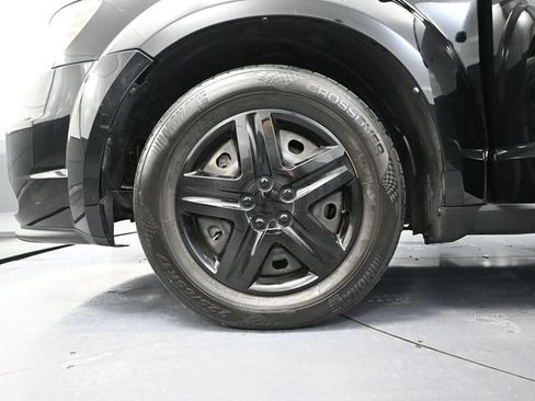Used 2019 Dodge Journey SE FWD image 15