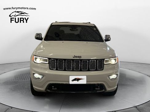 Used 2017 Jeep Grand Cherokee Overland AWD/4WD image 8