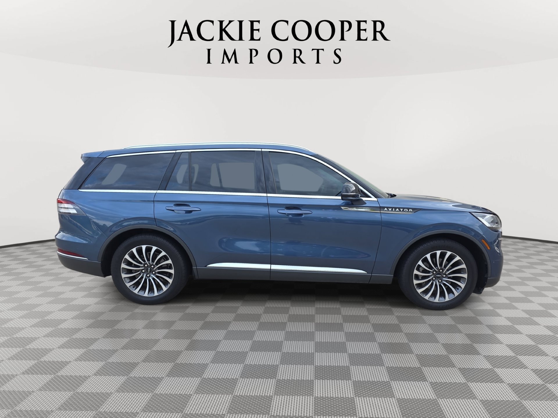 Used 2020 Lincoln Aviator Reserve w/ Equipment Group 201A RWD image 4
