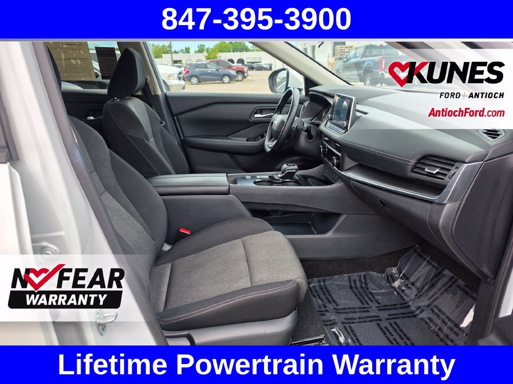 Used 2025 Nissan Rogue SV FWD image 39