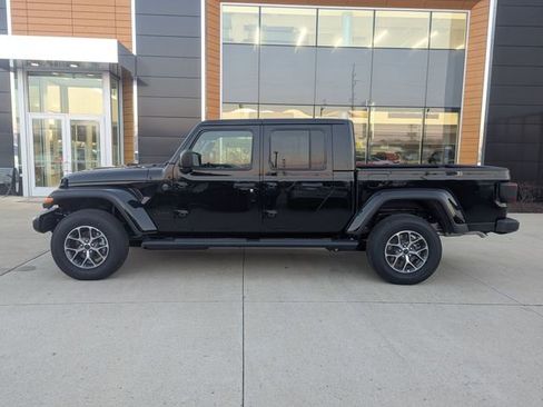 New 2026 Jeep Gladiator Sport AWD/4WD image 6