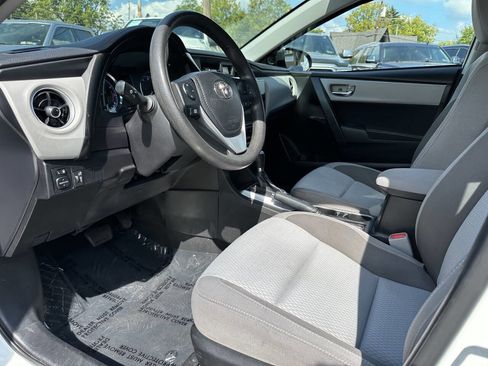 Used 2019 Toyota Corolla LE image 9