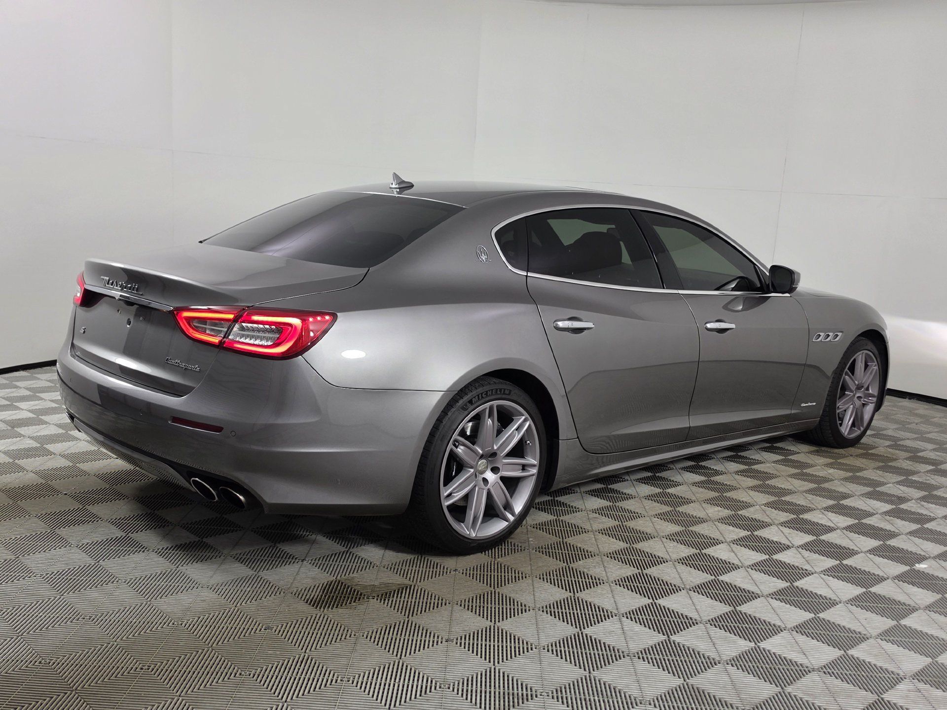 Used 2017 Maserati Quattroporte S GranLusso RWD image 43