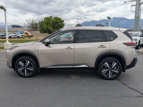 Used 2021 Nissan Rogue SL FWD image 2