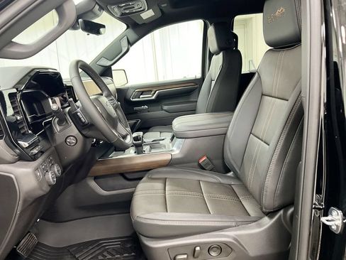 Used 2024 Chevrolet Silverado 1500 High Country w/ Midnight Edition AWD/4WD image 19