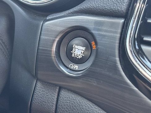Used 2020 Jeep Grand Cherokee Altitude AWD/4WD image 25