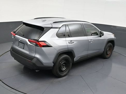 Used 2020 Toyota RAV4 LE image 16