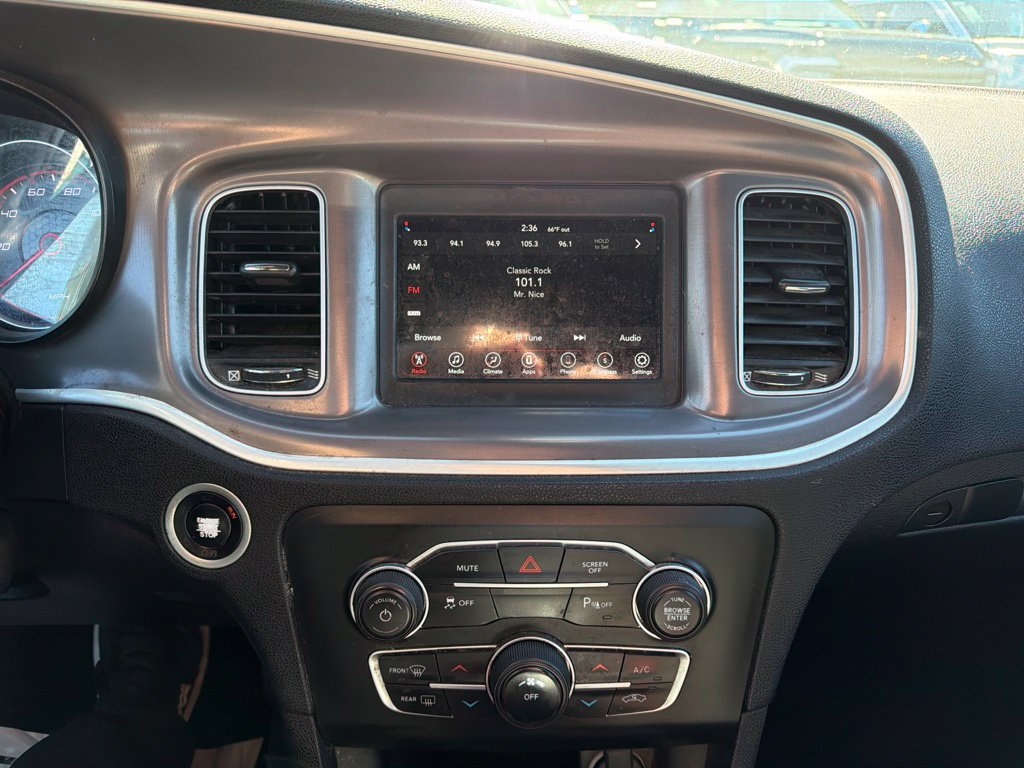 Used 2022 Dodge Charger SXT RWD image 28