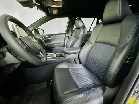 Used 2020 Toyota RAV4 XSE image 12