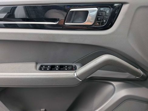 Certified 2021 Porsche Cayenne Coupe AWD/4WD image 23