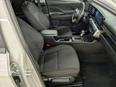 Used 2025 Hyundai Kona SEL image 23