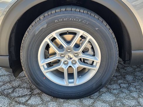 New 2026 Ford Explorer Active w/ Active Comfort Package RWD image 17
