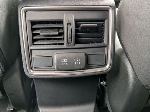 Used 2024 Subaru Forester Premium AWD/4WD image 28