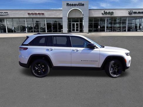 New 2025 Jeep Grand Cherokee Limited w/ Black Appearance Package image 2