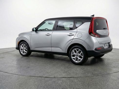Used 2025 Kia Soul LX w/ LX Technology Package image 6