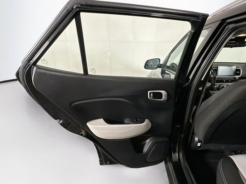 Used 2025 Hyundai Venue SEL FWD image 24