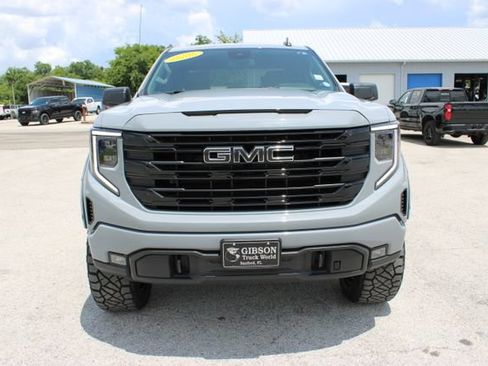 Used 2024 GMC Sierra 1500 Elevation AWD/4WD image 2