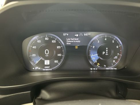 Used 2021 Volvo XC40 T5 Inscription w/ Advanced Package image 13