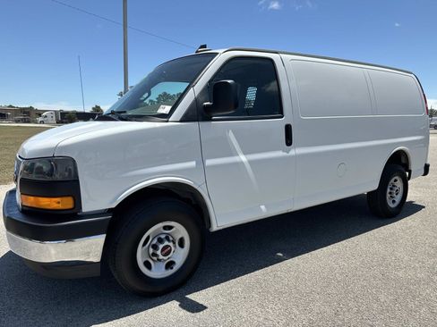 Used 2023 GMC Savana 2500 w/ Driver Convenience Package RWD image 8