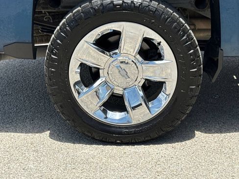 Used 2018 Chevrolet Silverado 1500 LTZ Z71 w/ LTZ Plus Package AWD/4WD image 9