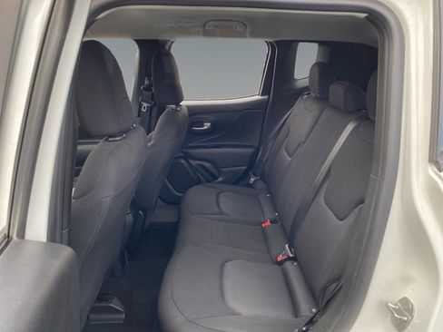 Used 2023 Jeep Renegade Latitude AWD/4WD image 13
