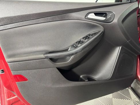 Used 2017 Ford Focus SE FWD image 33