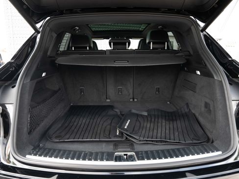 Used 2022 Porsche Cayenne Platinum Edition AWD/4WD image 27
