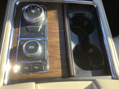 Used 2020 Ford Expedition Platinum AWD/4WD image 22