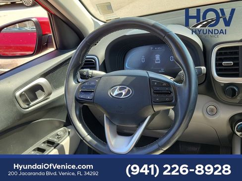 Certified 2024 Hyundai Venue SEL image 23