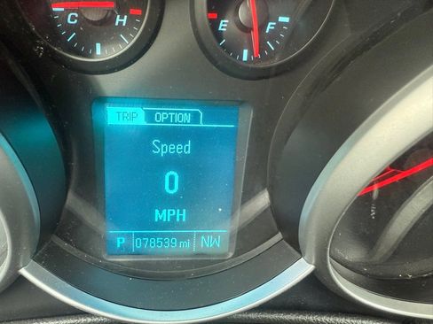 Used 2015 Chevrolet Cruze LT image 13