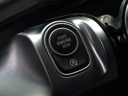 Used 2023 Mercedes-Benz GLB 250 4MATIC w/ Premium Package image 60