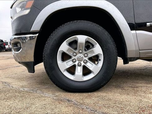 Used 2019 RAM 1500 Laramie AWD/4WD image 35