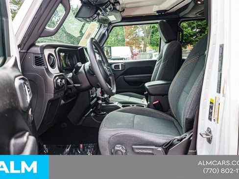 Used 2025 Jeep Wrangler Unlimited Sport AWD/4WD image 17