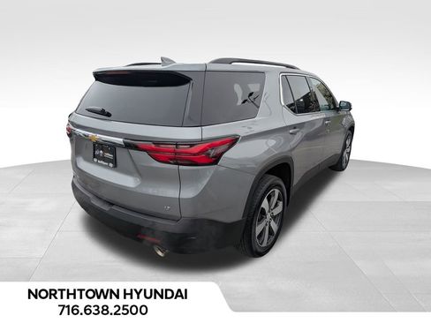 Used 2023 Chevrolet Traverse LT w/ LT Premium Package AWD/4WD image 14