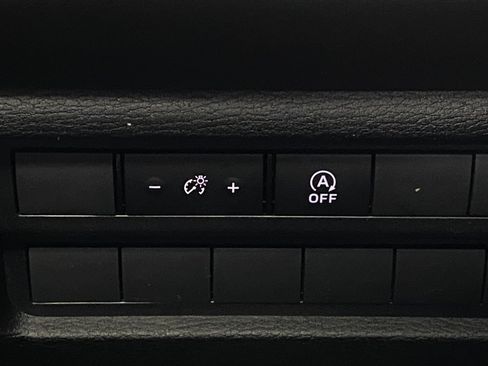 New 2026 Mitsubishi Outlander LE AWD/4WD image 13