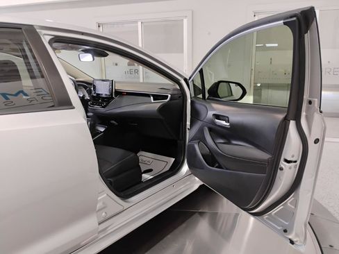 Used 2020 Toyota Corolla LE FWD image 46