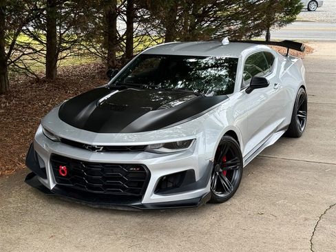 Used 2018 Chevrolet Camaro ZL1 image 7