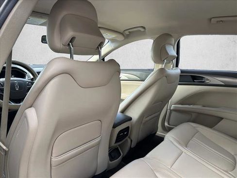 Used 2017 Lincoln MKZ Premiere image 23