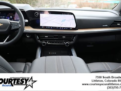 Used 2025 Chevrolet Tahoe High Country AWD/4WD image 10