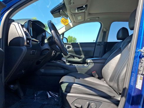 Used 2022 Kia Sorento S w/ Panoramic Sunroof Package FWD image 11