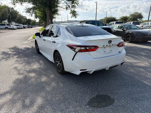 Used 2023 Toyota Camry SE AWD/4WD image 3