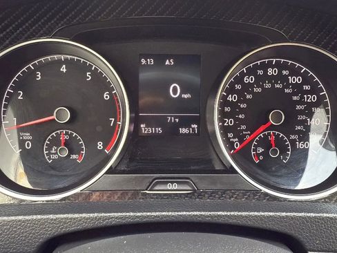 Used 2015 Volkswagen Golf S image 16