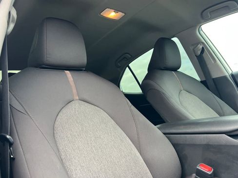 Used 2020 Toyota Camry LE image 18