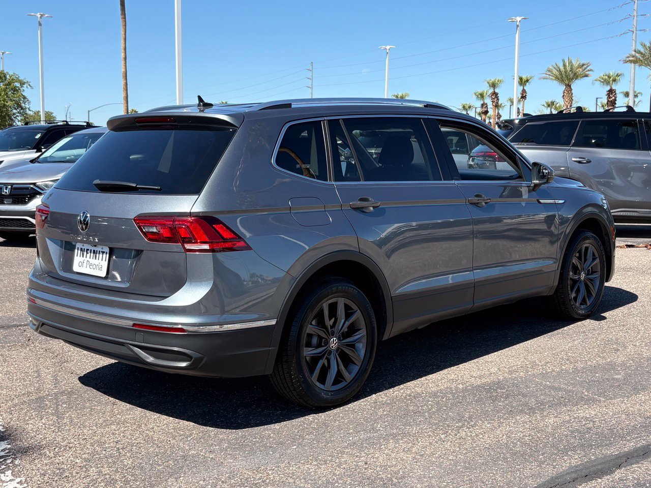 Used 2023 Volkswagen Tiguan SE FWD image 6